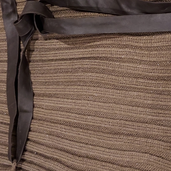 NWOT Women's 89th &Madison Faux Fur Sweater Vest W/Belt  Size M - Picture 10 of 10